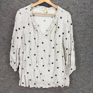 Como Blu Blouse Women 1X Plus White Star Print V-Neck Tasseled 3/4 Sleeve Rayon